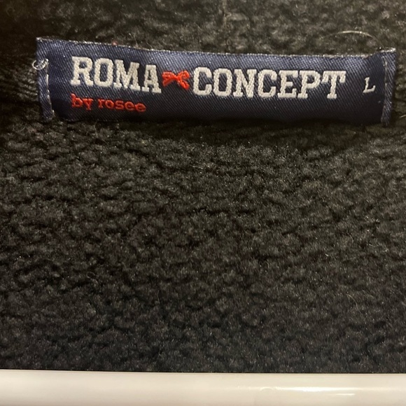 Roma Concept - Black Cropped Hoodie with Red strips - Size Large - Picture 8 of 9